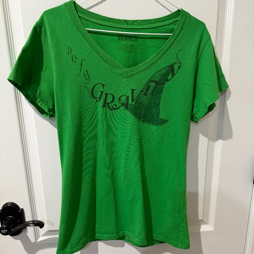 Wicked Green Defy Gravity Short Sleeve Tshirt Sz S
